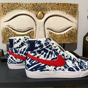 Nike Mens Size 12  High-Top Sneakers - Red and Navy